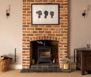 5 bedroom detached house to rent - Photo 2