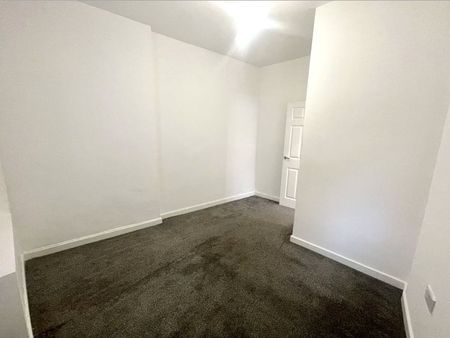 Queens Road, Aldershot, Hampshire, GU11 - Photo 2