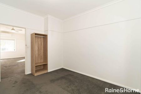 COSY HOME IN MOUNT AUSTIN - Photo 3