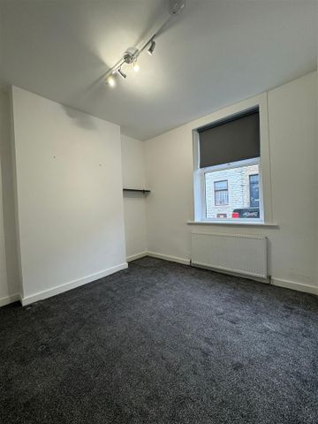 2 bed terraced house to rent in Pritchard Street, Burnley, BB11 - Photo 2