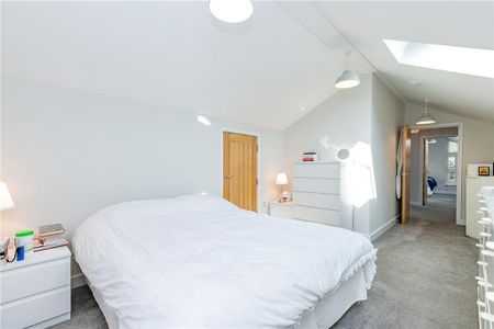 4 bedroom detached house to rent - Photo 3