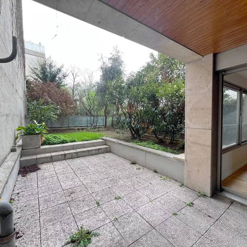 Rental Apartment Paris 8th - Photo 2