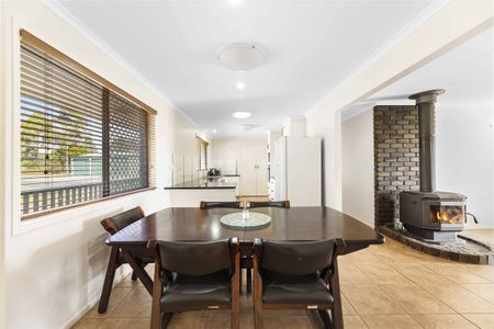 Exquisite Family Home with Charming Views! - Photo 2