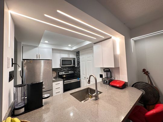 For Lease - 265 Enfield Place Unit# 402, Mississauga, Ontario - Photo 1