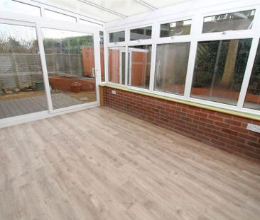 3 bedroom detached bungalow to rent - Photo 2