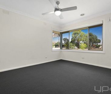 Entertainer’s Dream with Pergola - Photo 4