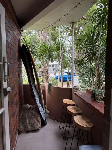 Fully Furnished Sun lit Bondi Apartment - Photo 3