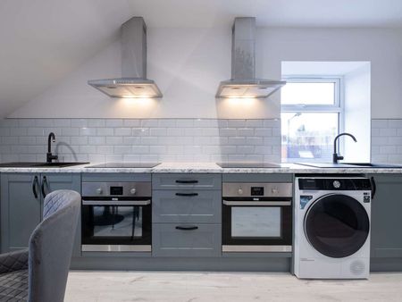 Apt 3, Aberdeen House Room 4 - Photo 3