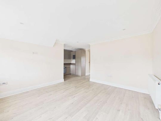 Portlock Road, Maidenhead, Berkshire, SL6 - Photo 1