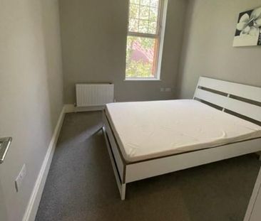 Apt 7 35-37 Sans Souci Park, Malone Road, BELFAST, BT9 5BZ - Photo 4