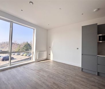 Roop House, Fleet, Hampshire, GU51 - Photo 2