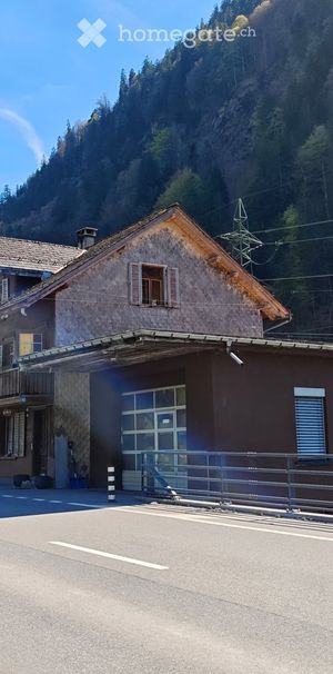 Geräumiges Haus mit grosser Garage und Garten - Photo 2