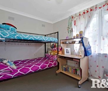 Family Home - Photo 2