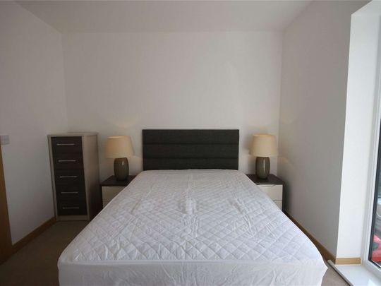 A modern furnished two bedroom semi-detached property. - Photo 1