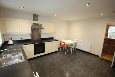 8 Red Row, Ballynahinch, BT24 8BQ - Photo 5