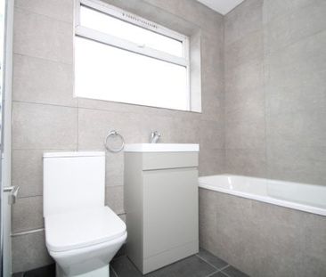 Selhurst New Road, London SE25, Property for rent - Photo 2