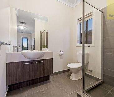 The Perfect Blend of Comfort, Style, and Convenience - Photo 6