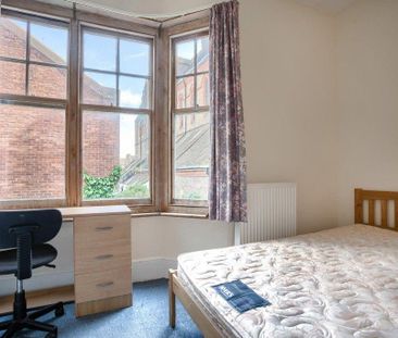 4 bedroom terraced house to rent - Photo 6