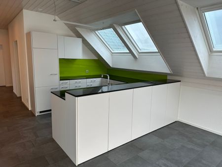 Grosszügige Dachwohnung mit Liftzugang - Photo 4