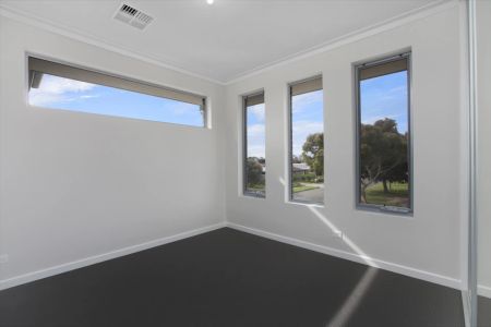 8 Robe Street, Kidman Park. - Photo 2