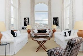 Attic-Spagna: 250mq. Duplex Penthouse located in 15th century Historical Building. Large double living room with fireplace, study, 3 bedrooms, 3 baths, spectauclar entertaining room with 360° views of antique Rome, rooftops and Cupoa’s. Ref #120