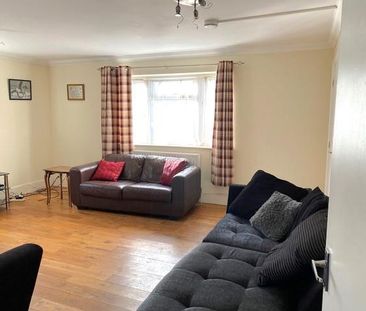 House share to rent - Photo 2