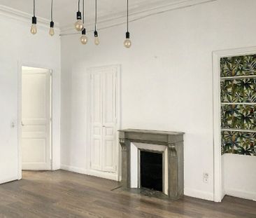 Appartement à louer - REIMS- CENTRE / HOTEL DE VILLE - Photo 2