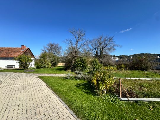 Mietshaus (270m²) mit Wirtschaftsgebäude und weitläufigem Garten in Kirchbach – Zerlach - Photo 1