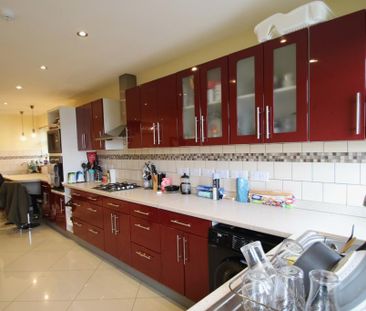 5 bedroom semi-detached house to rent - Photo 6