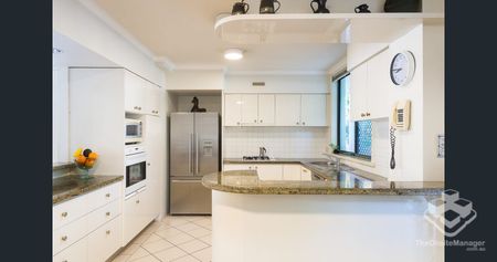 ABSOLUTE RIVERFRONT 3-Bedroom - Photo 4