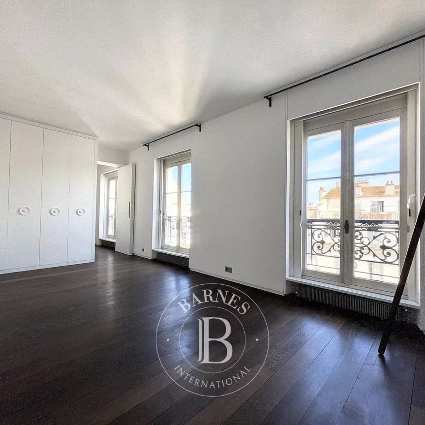 Appartement • Archives - Photo 1