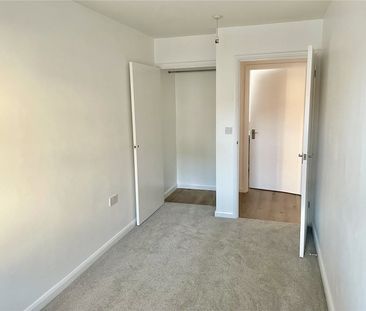 1 bedroom apartment to rent Valencia Road, Worthing, BN11 - Photo 4