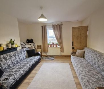 2 bedroom terraced house to rent - Photo 3