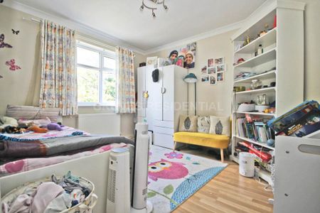 5 bedroom semi-detached house to rent - Photo 4