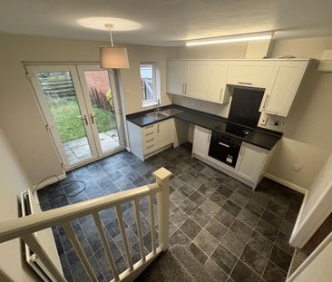 2 bedroom semi-detached house to rent - Photo 4