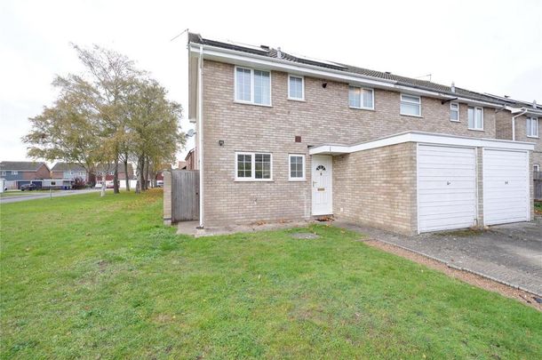 3 bedroom semi-detached house to rent - Photo 1