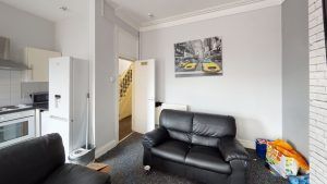 5 Flat 2 Headingley Avenue, Leeds, LS6 3EP - Photo 5