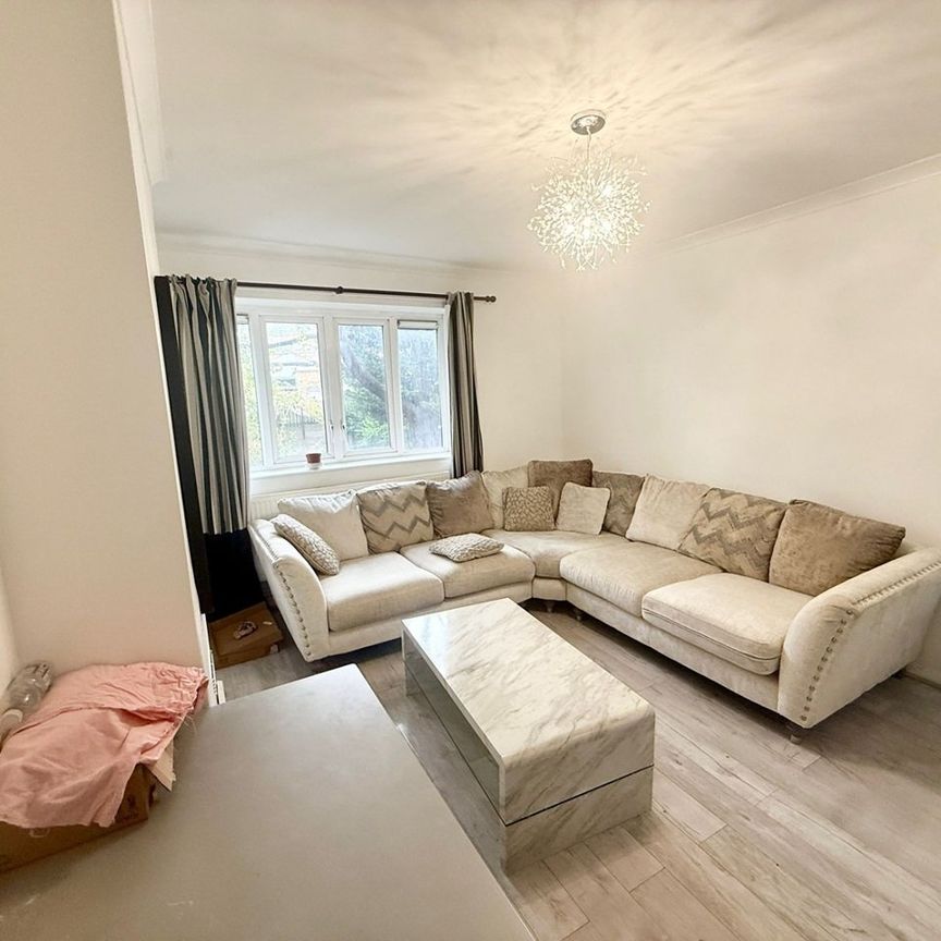1 Bed Flat, Hume Court, N1 - Photo 1