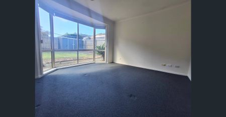 Family-Focused Living in the Heart of Aspendale Gardens - Photo 5