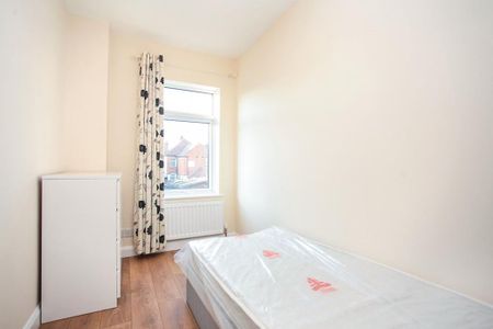 Property to rent - Photo 5