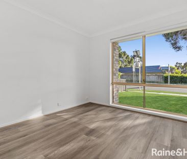 Beautiful 4-Bedroom House for Rent in Hoxton Park - Photo 4