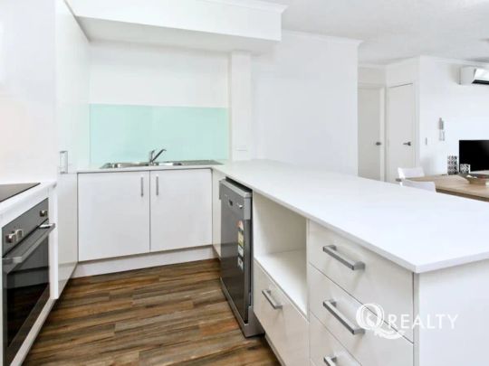 “Level 4 Modern Unit with Plunge Pool, BBQ & Table Tennis in the Complex!” - Photo 1