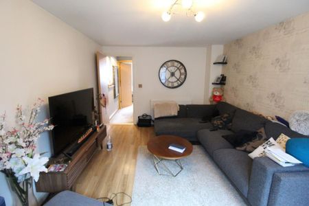 3 bedroom terraced house to rent - Photo 4