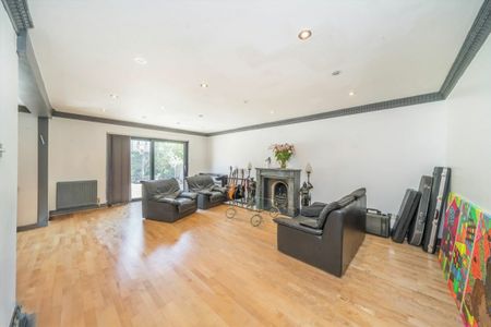 Watford Way, NW7, London - Photo 5