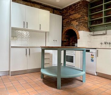 THREE BEDROOM TERRACE IN A PEACEFUL LOCATION - Photo 4