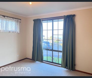 Choice living on Channel - Photo 3