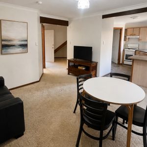 Quality furnished unit in prime location. - Photo 2