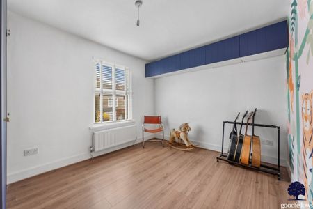 3 bedroom mid terraced house to rent, - Photo 4