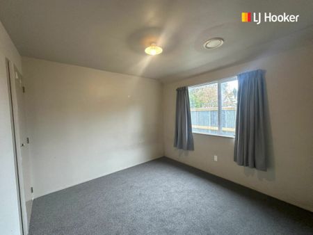 Tidy four bedroom property! - Photo 4