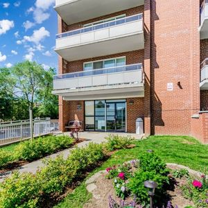 2740 Jane Street - Photo 2